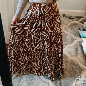 Maxi/midi skirt closet sale